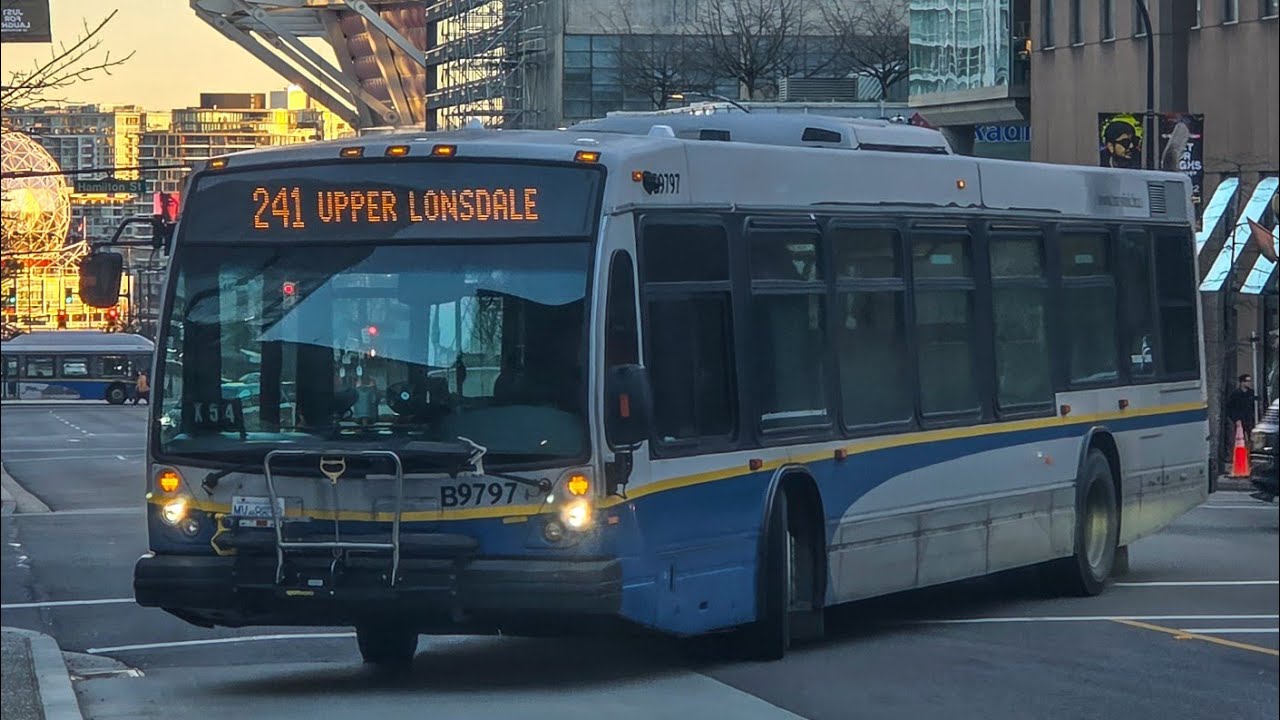 TransLink - 2008 Novabus LFS | B9797