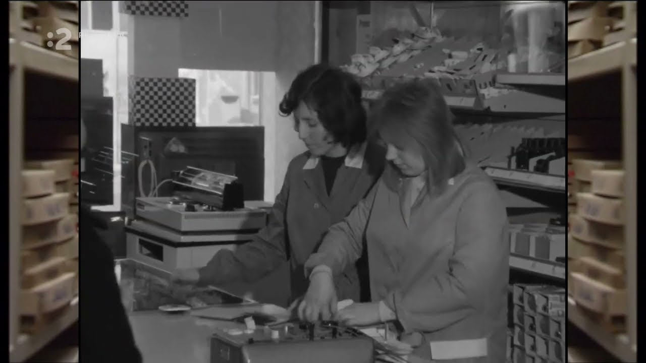 Vzorn&aacute; predajňa Elektro v roku 1974 (Retro noviny)