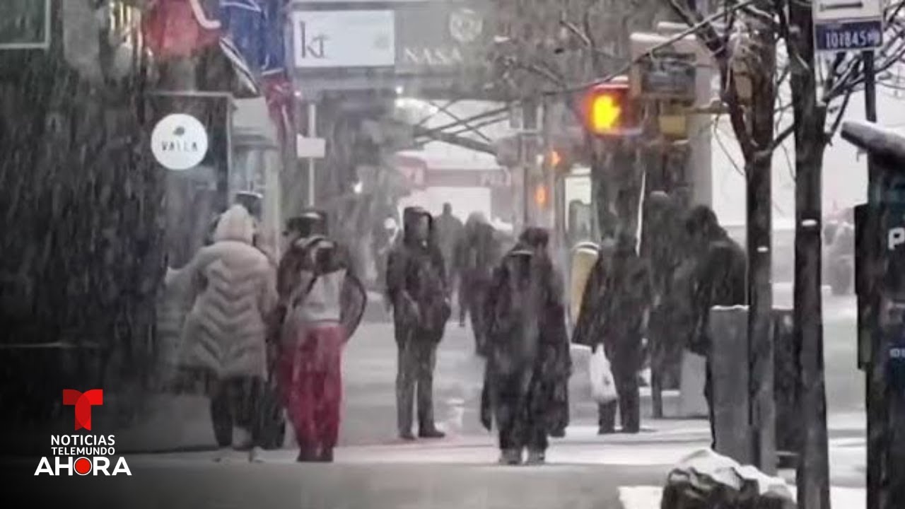 Autoridades de Nueva York toman precauciones para la tormenta invernal | Noticias Telemundo
