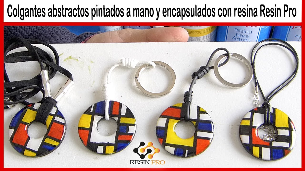 Colgantes abstractos pintados a mano y encapsulados con resina Resin Pro
