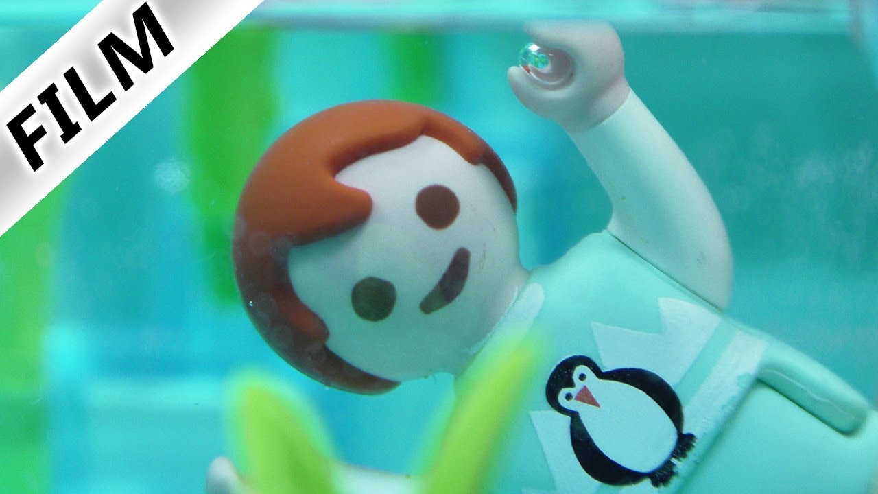 Playmobil Film Deutsch - Emma fällt in den Pool! KIND KANN NICHT SCHWIMMEN! Familie Vogel