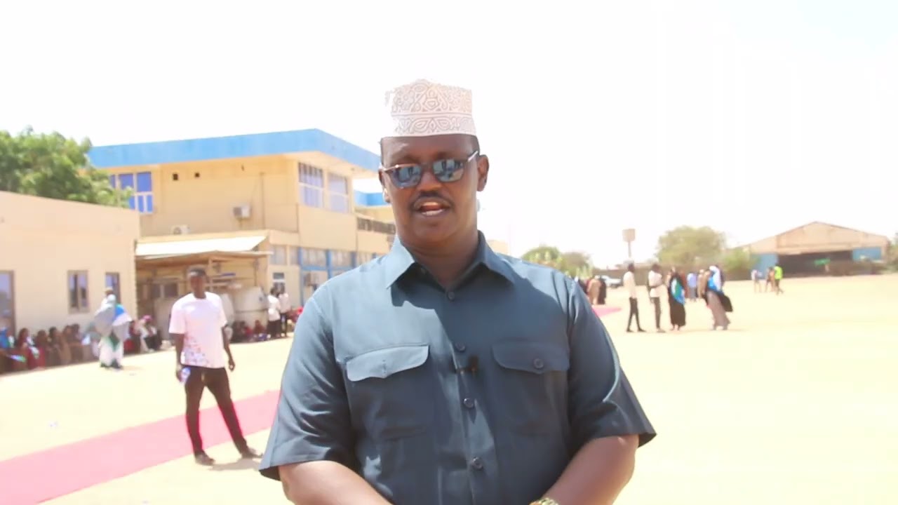Madaxweynaha Puntland iyo wafdi uu hogaaminayo oo si diiran loogu soo dhoseeyey Kismaayo. 17 12 25