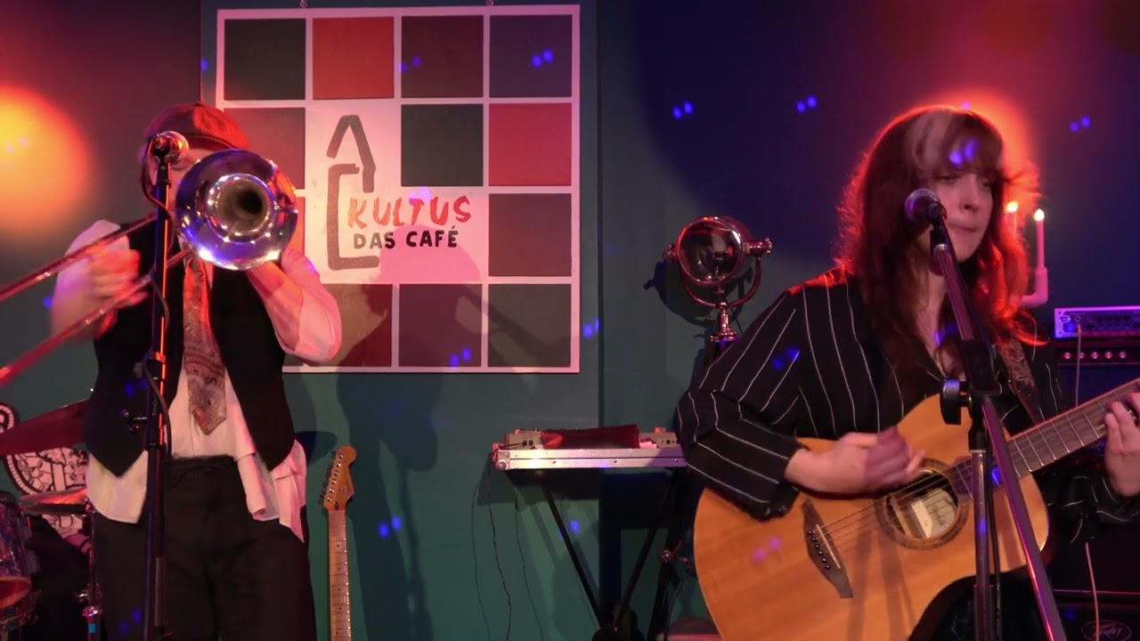 Julie and Me 004 X mas Unplugged Festival   Kultus Café  Grevenbroich