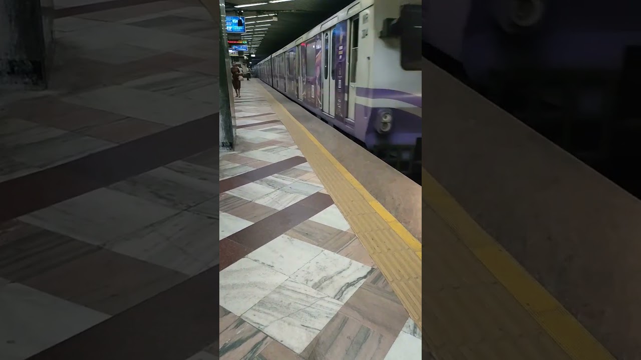 Girish Park metro station #metro #metro_station