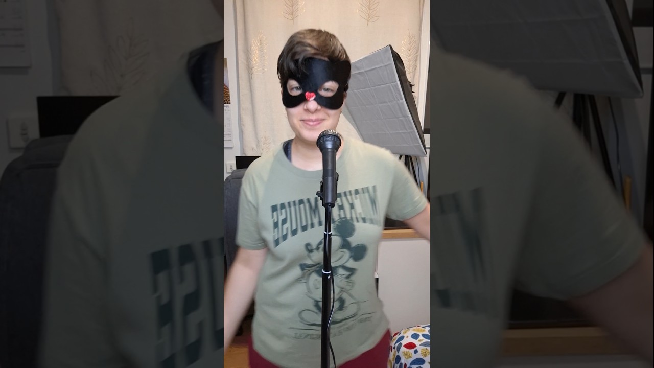 Libellule fait le show #shorts #chanson #music #playback #acting #olivianewltonjohn #pourtoi #viral