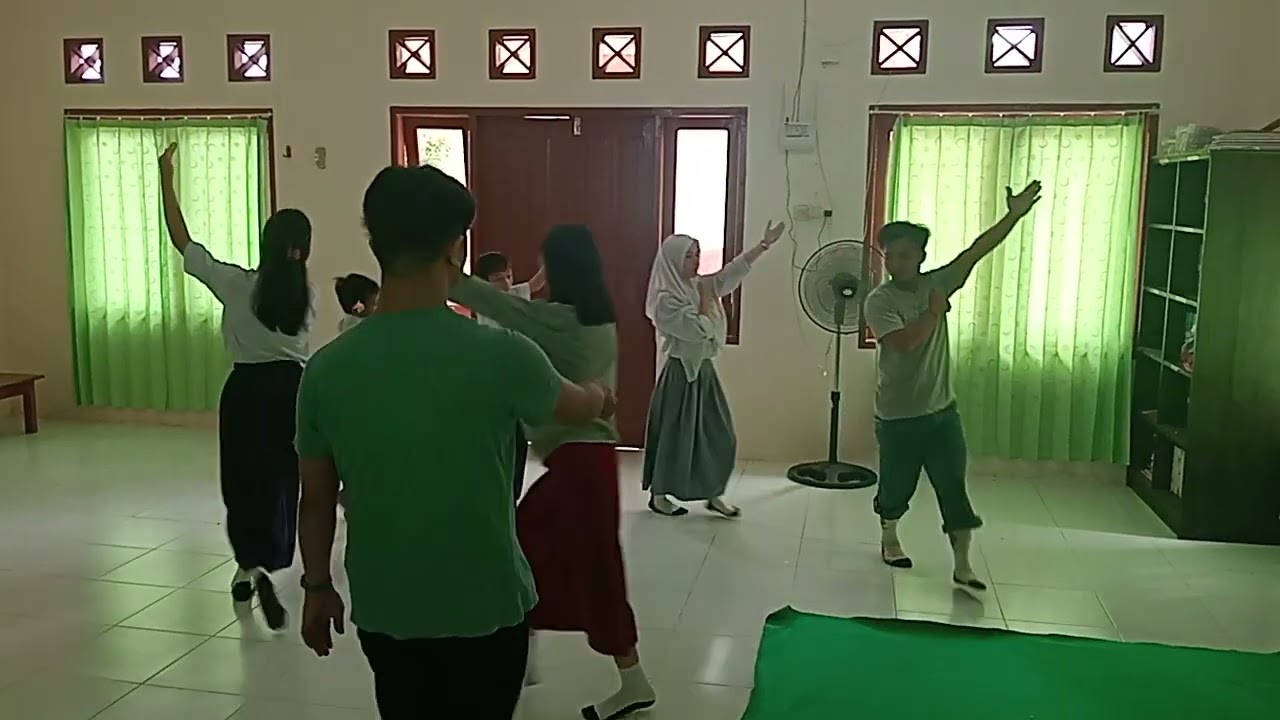 Latihan nari SLB Negeri Malinau (Kita Malinau)
