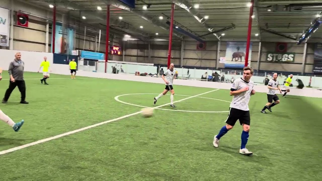 Dynamo WD 40 vs Madison United vipers - final three minutes– KEVA over 40 -winter session 3 (FT4-12)