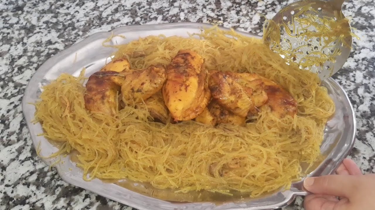 دجاج مع الشعرية الصينية