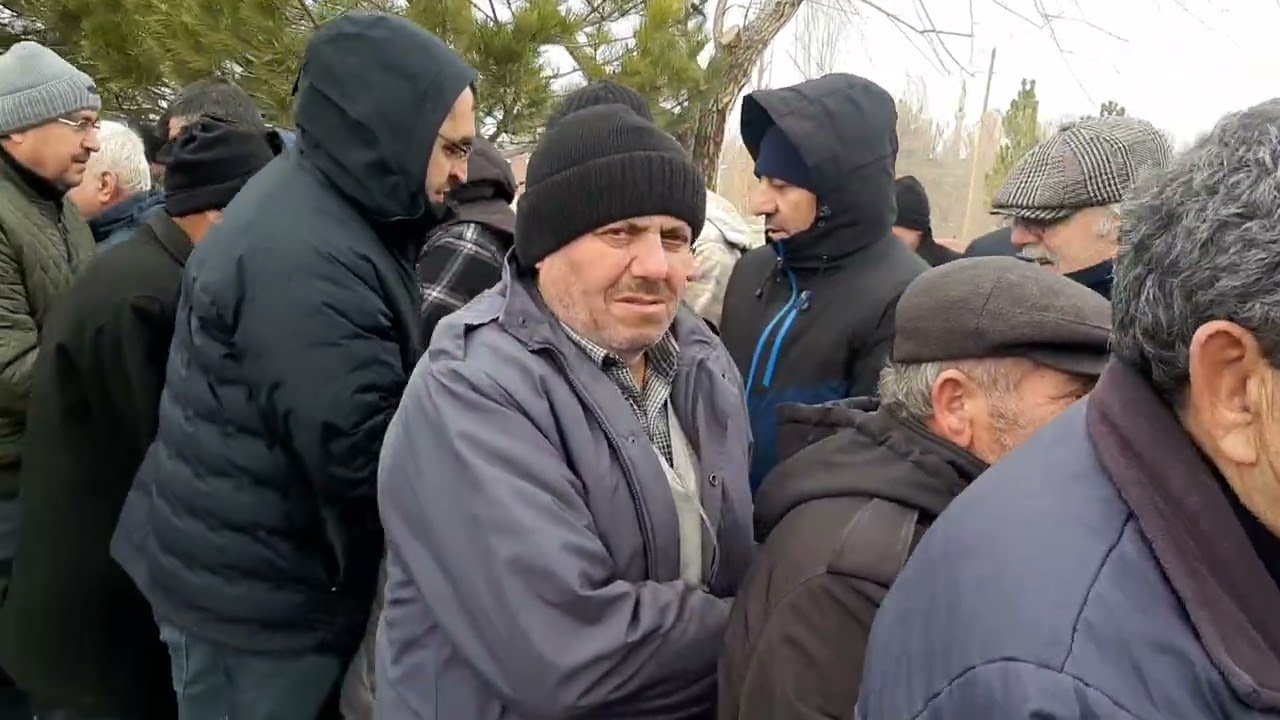 Kayseri  / Pınarbaşı ilçesi HASSA Köyü beylerinden şehit babası ORHAN DUMAN ın cenaze görüntüleri‐ 8
