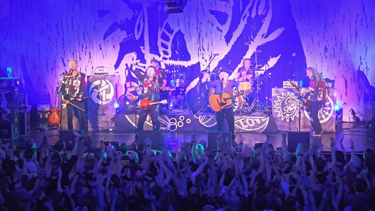 The Levellers - The Road (at Melkweg, Amsterdam, the Netherlands on 13.11.2024)