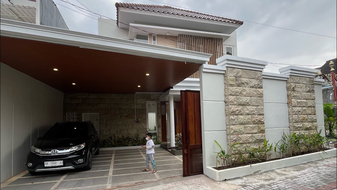 Rumah Nyaman Tanahnya Luas Strategis di Jalan Palagan dekat Hotel Hyatt Jogjakarta 