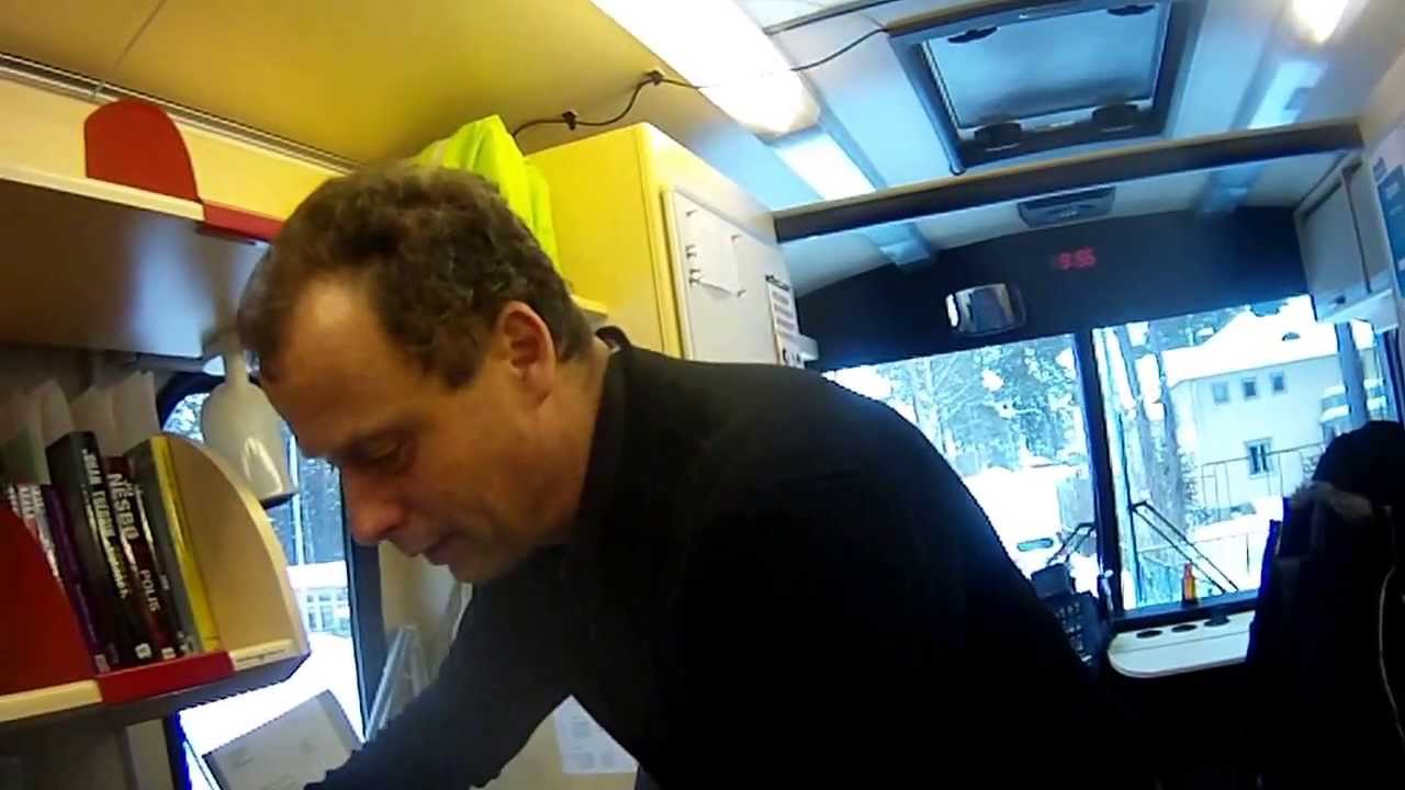 Michael Bjuder Samson på Bokbuss-Repotage.