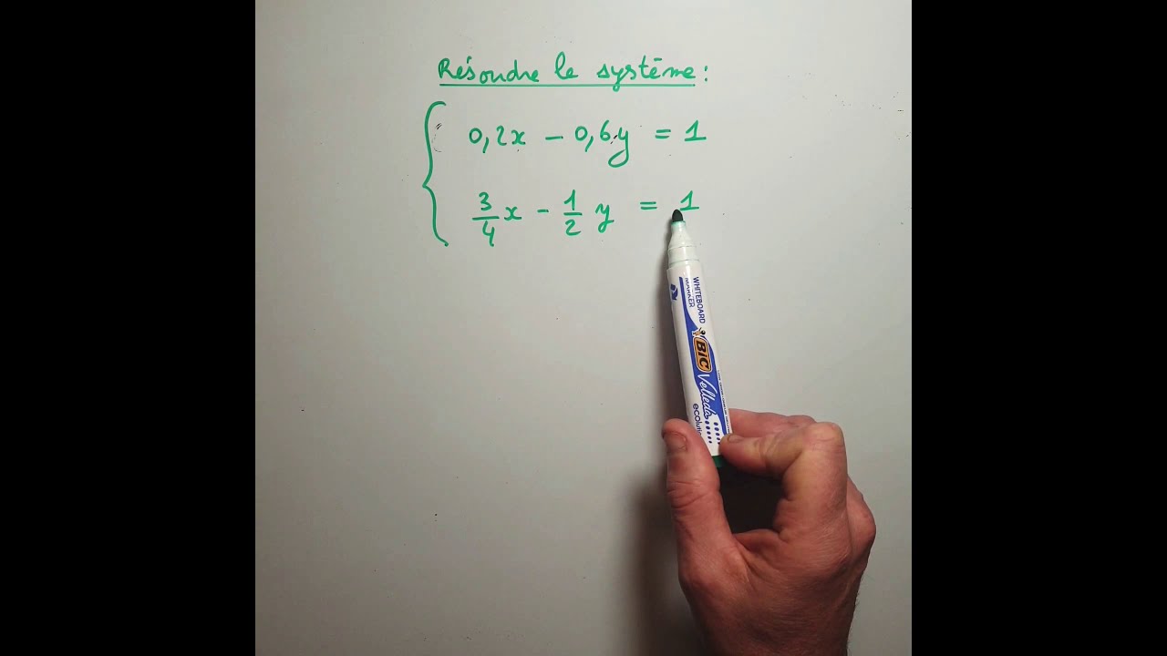 Résoudre un système de deux équations à deux inconnues avec fractions et nombres décimaux.