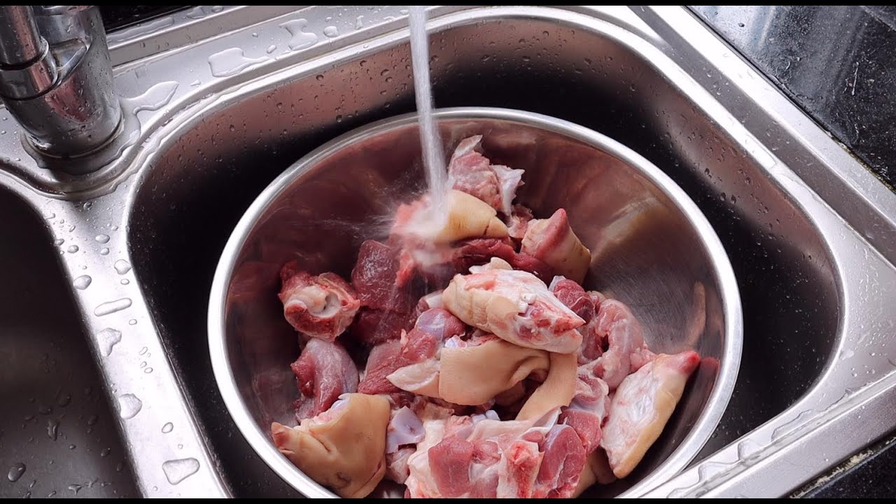 趁猪脚还便宜，一次买3斤，教你一个客家独特新吃法，好吃又不腻