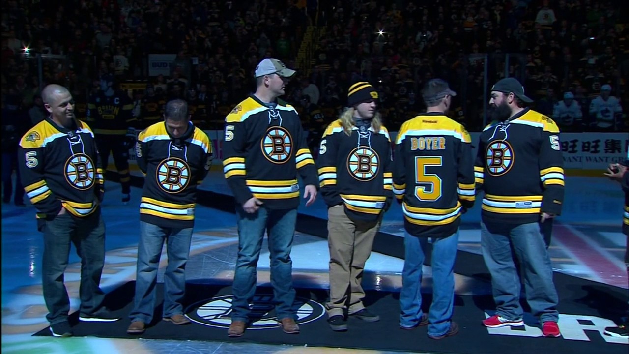 Patriots drop ceremonial puck at Bruins game