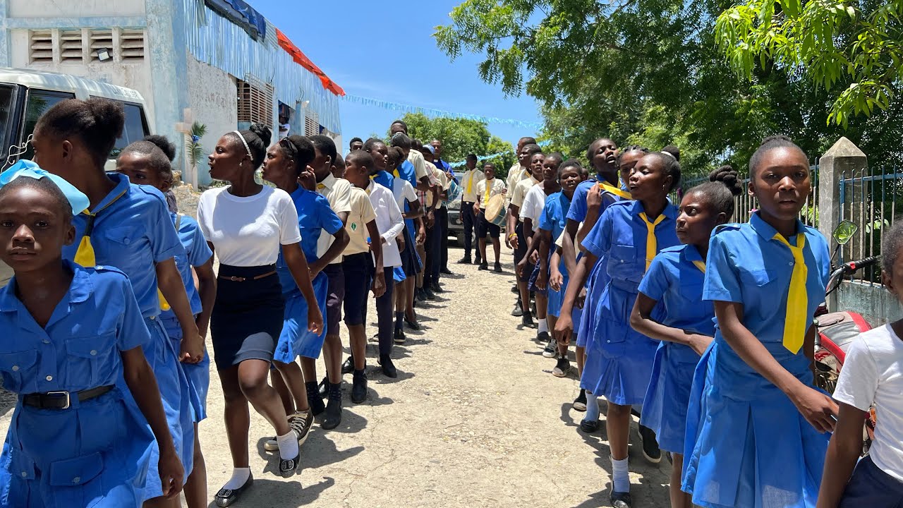 Defile plizyè gwoup Kiwo nan fèt Latibolière a [27 Juin 2022]