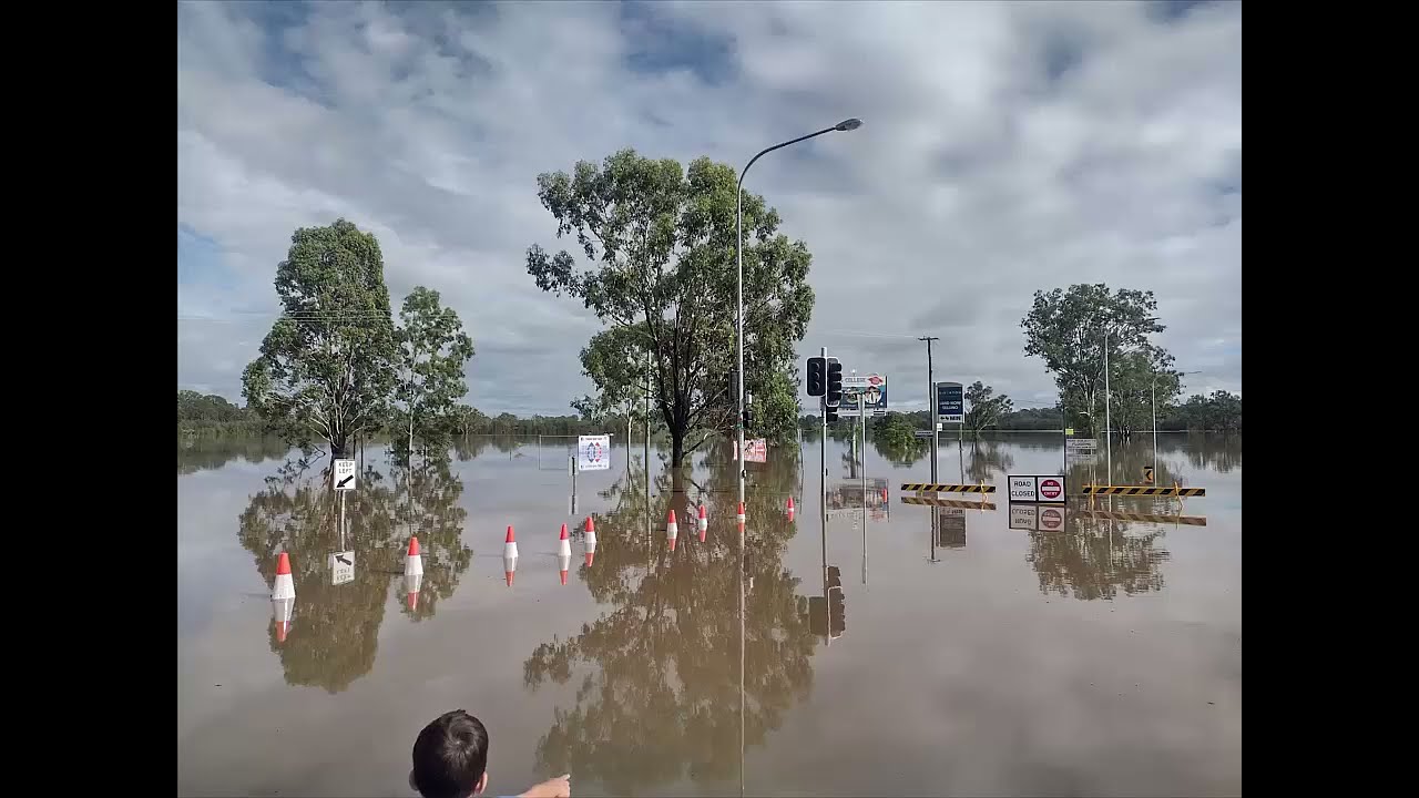 Flooding around Jimboomba, Flagstone, North and South Maclean, Cape Camble road