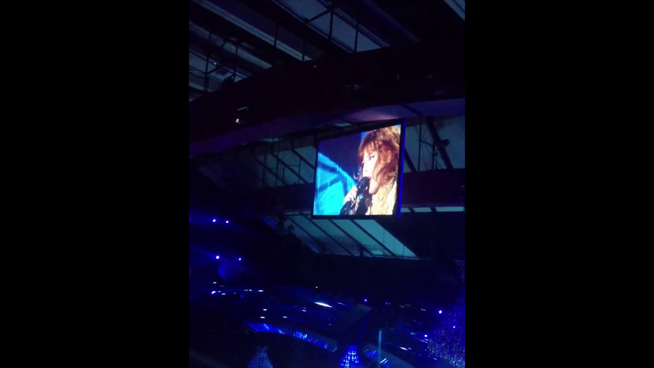 Mylène Farmer : Je te dis tout aux NRJ Music Awards filmé depuis la salle