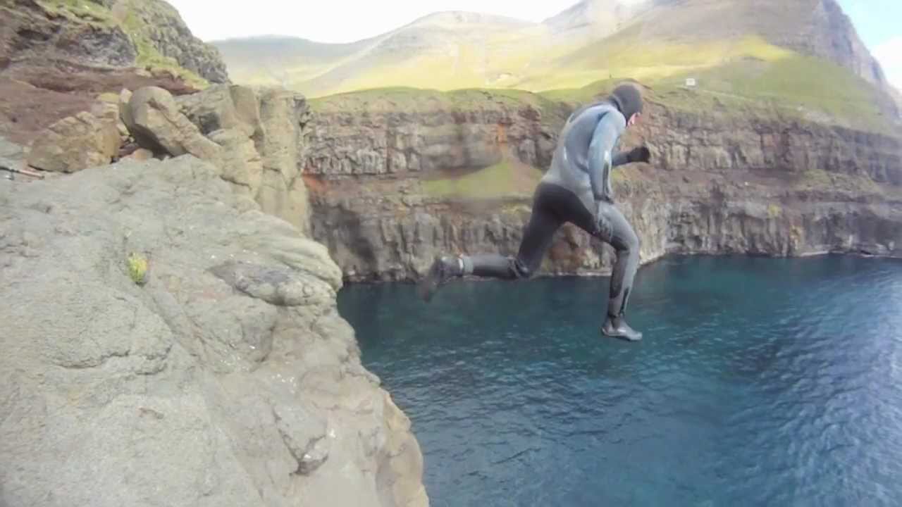 Cliff Jumping - Faroe Islands: Gásadalur