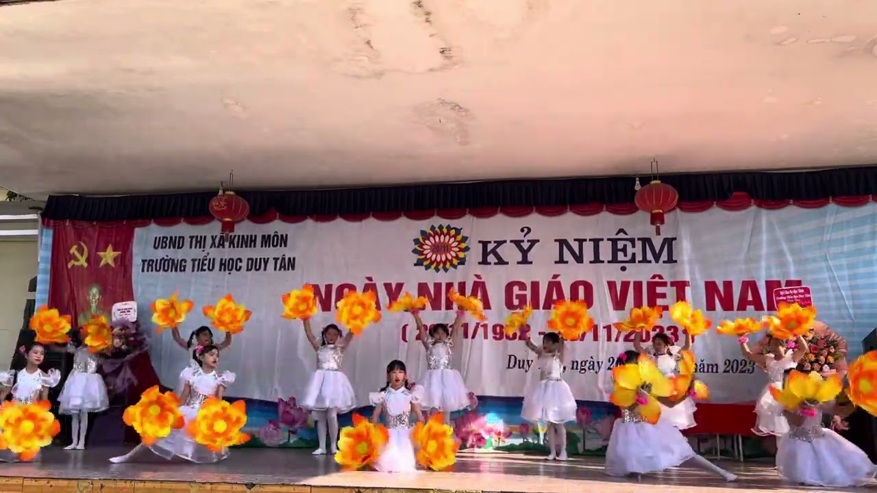 Múa “Thầy cô cho em những ước mơ” _ Lớp 5C