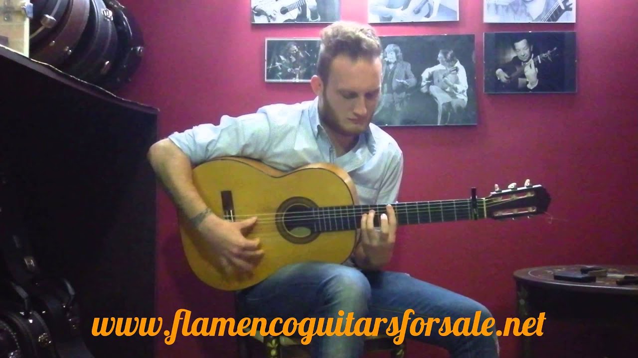 Pepe Fernández plays the Vda. y Sobrinos de Domingo Esteso 1958 flamenco guitar for sale
