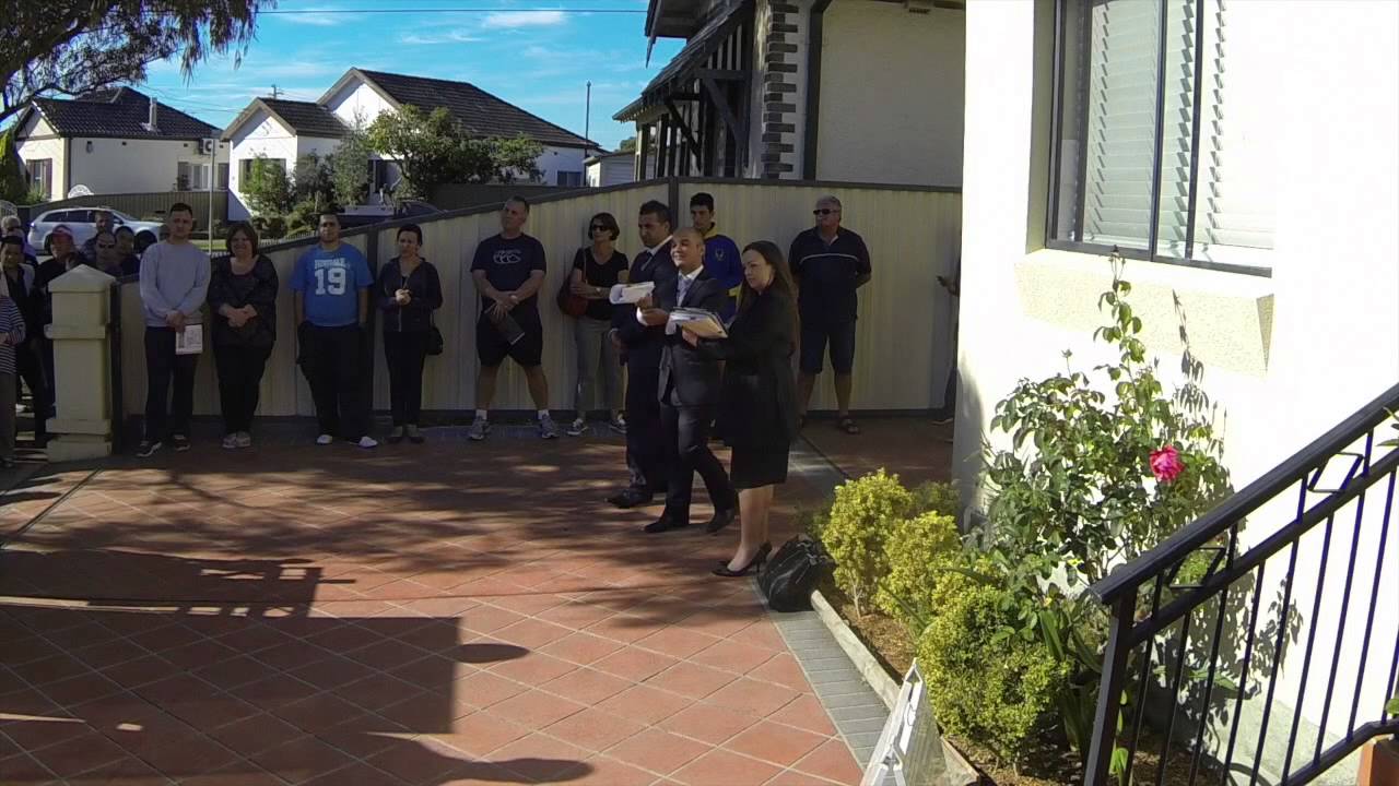 Raine & Horne Bexley - 2 Donnan Street Bexley Auction