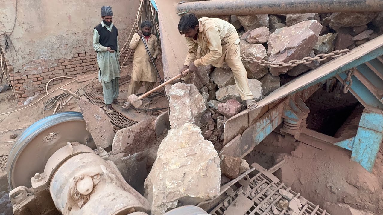 Massive Rock Jam in Crusher Machine | Workers Breaking Giant Stones | Crushing King 126