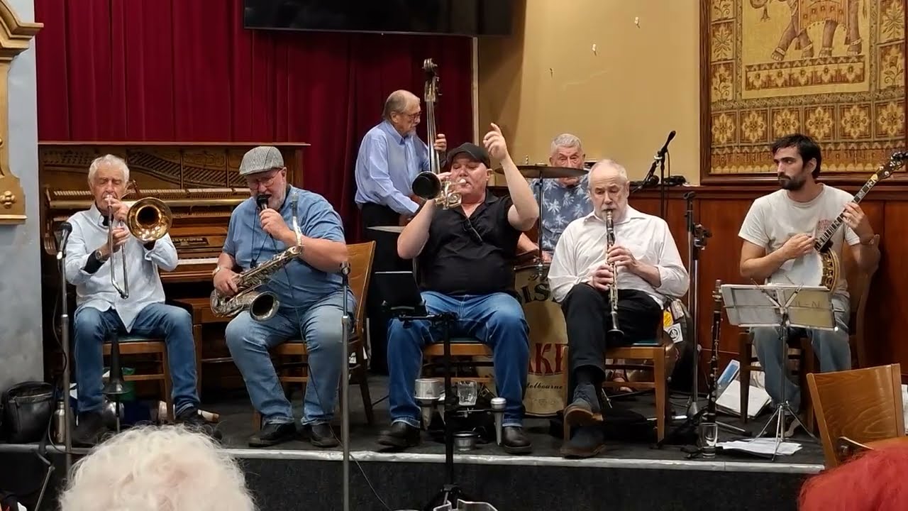 Louisiana Shakers - Clyde Hotel -  Mama Inez