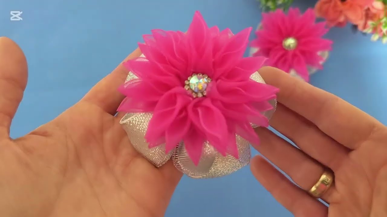 DIY/Эффект  ВАУ!!!Бантики для девочек из атласной ленты !! Нарядные бантики!!! 🎀