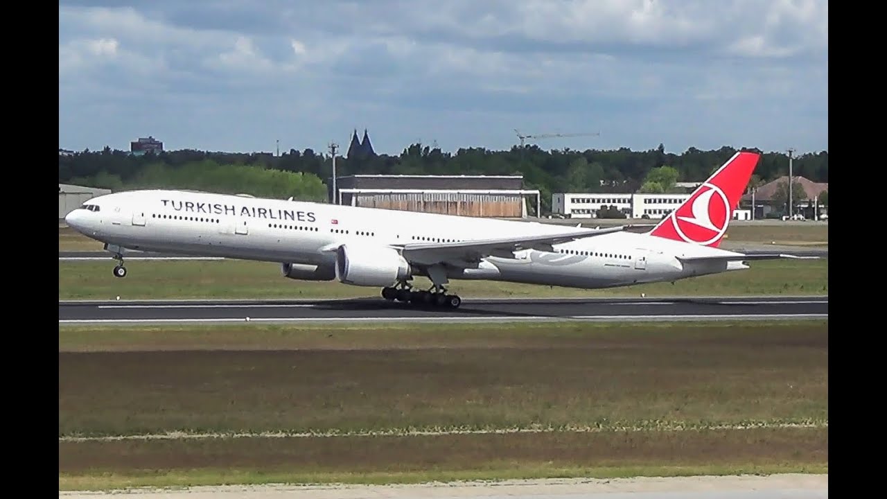 Turkish Airlines Boeing 777-300ER takeoff in Berlin Tegel! (FULL HD!)