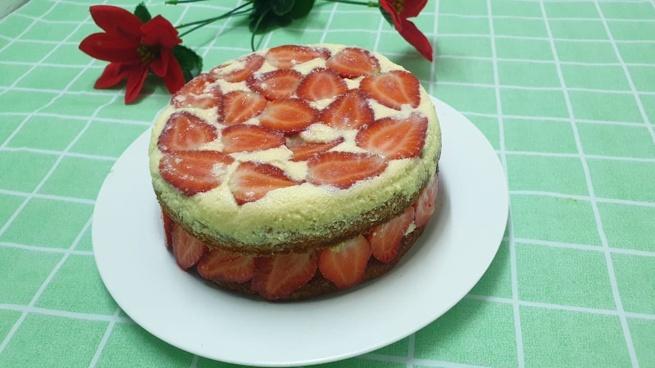 كيكة الفراولة الصحية اللذيذة مناسبة لمرضى السكر ونظام الكيتو دايت واللوكارب وجميع أنواع الديت