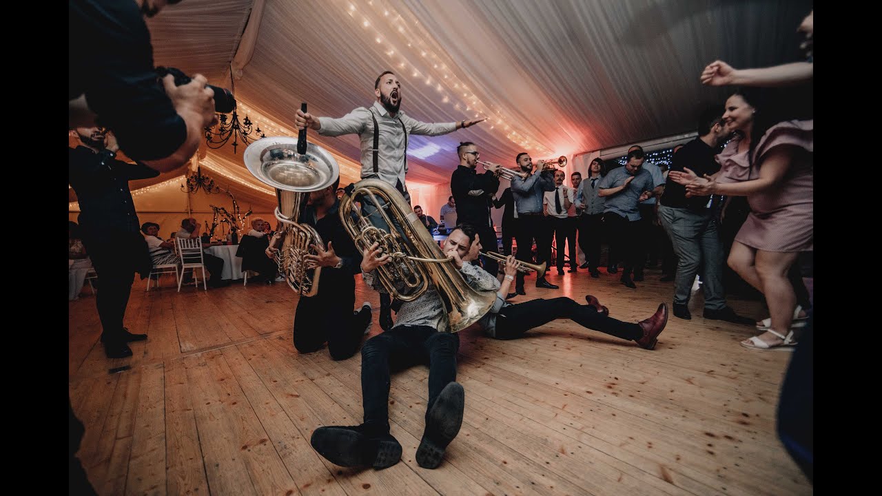 BEST WEDDING PARTY EVER?! CHECK OUT THIS AND SEE FOR YOURSELF!!
