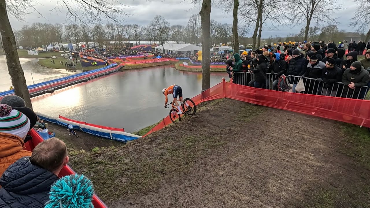 2026 Mathieu van der Poel met achtste titel WK Veldrijden Hulst