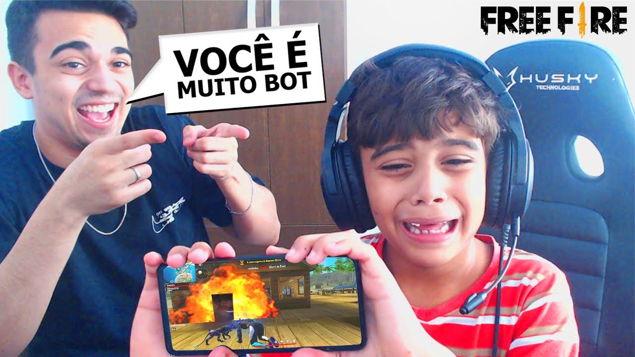 24 HORAS IRRITANDO MEU IRMÃOZINHO BOT NO FREE FIRE! KKKKK (TENTE NÃO RIR)