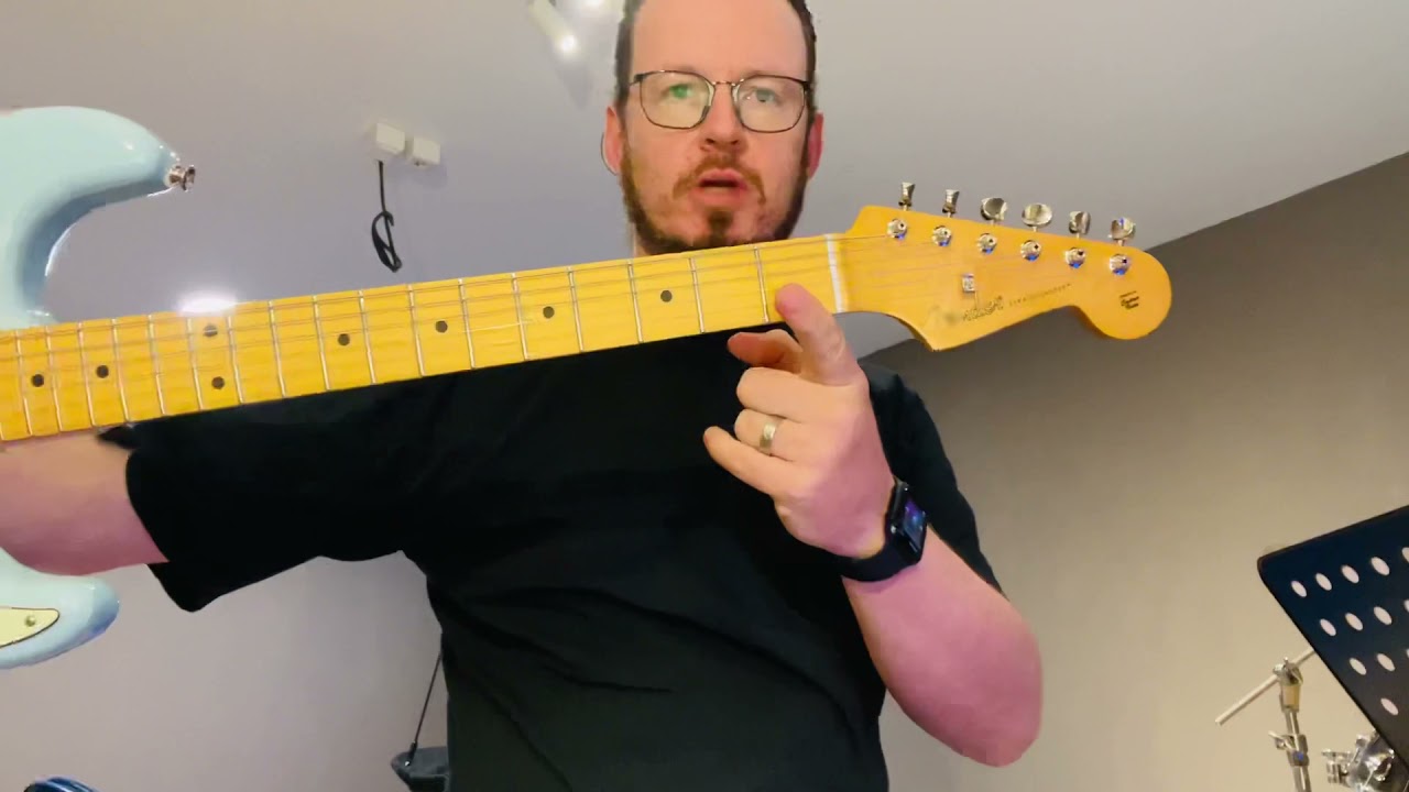 Fender Noventa Strat review/ demo