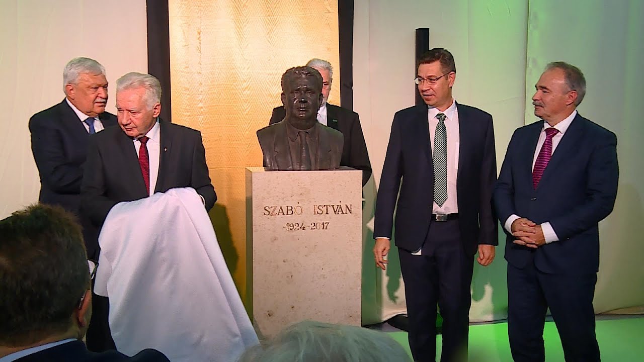 Felavatták Szabó István szobrát Nádudvaron