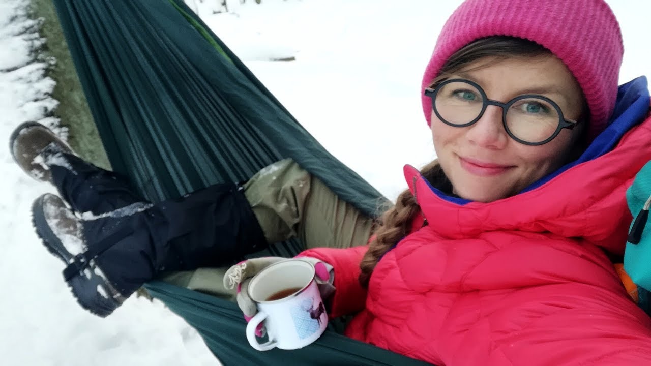 Odpoczynek w zimowym lesie | Outdoor Girl