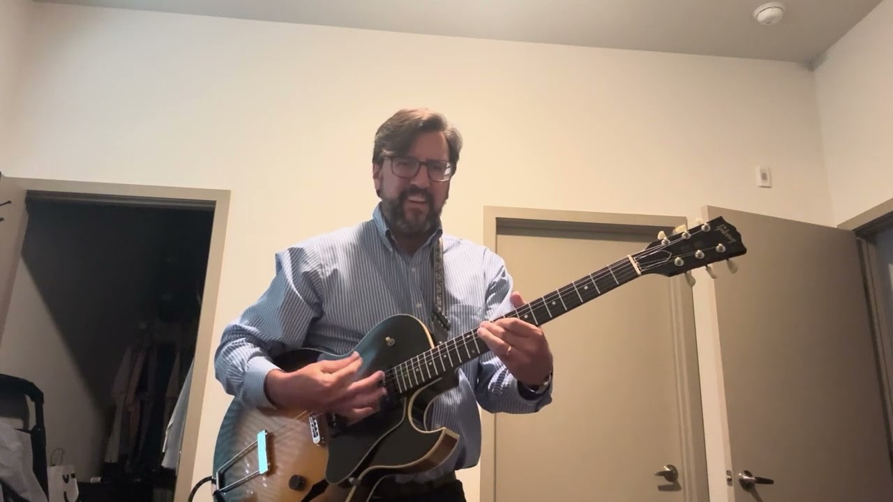 Gibson ES-135 demo