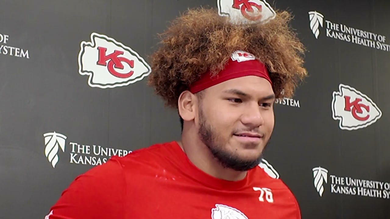 Kingsley Suamataia ATTACKING OPPORTUNITY at Left Guard for the Chiefs