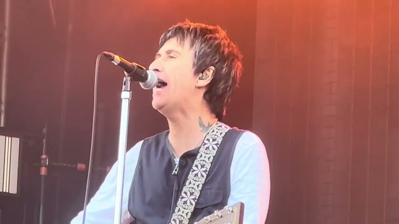 Johnny Marr - Somewhere (Here Comes The Sun Intro) - Bedford - 6/7/24