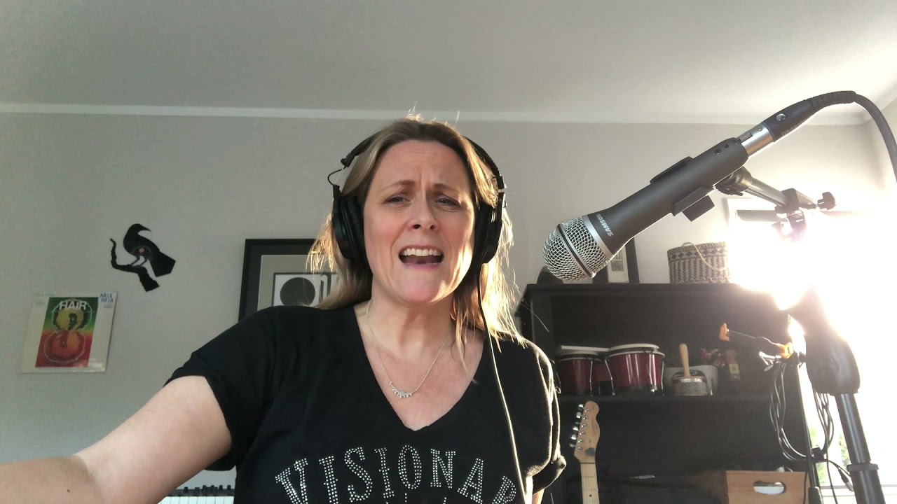 Mika Grace Kelly Challenge TikTok