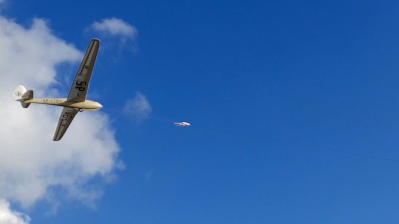 Spectacular crash while towing the 4 meters Rc glider
