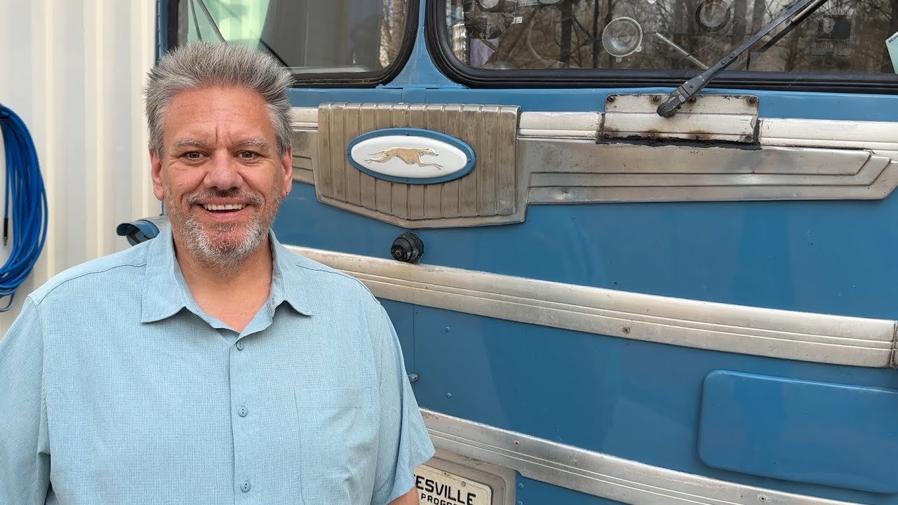 10 Year RV Rule. Fixing Detroit Diesel Oil leaks & Pressure Washing A Bus. 