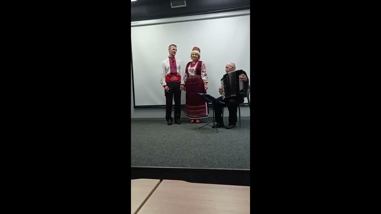 Зайшло сонце за віконце
