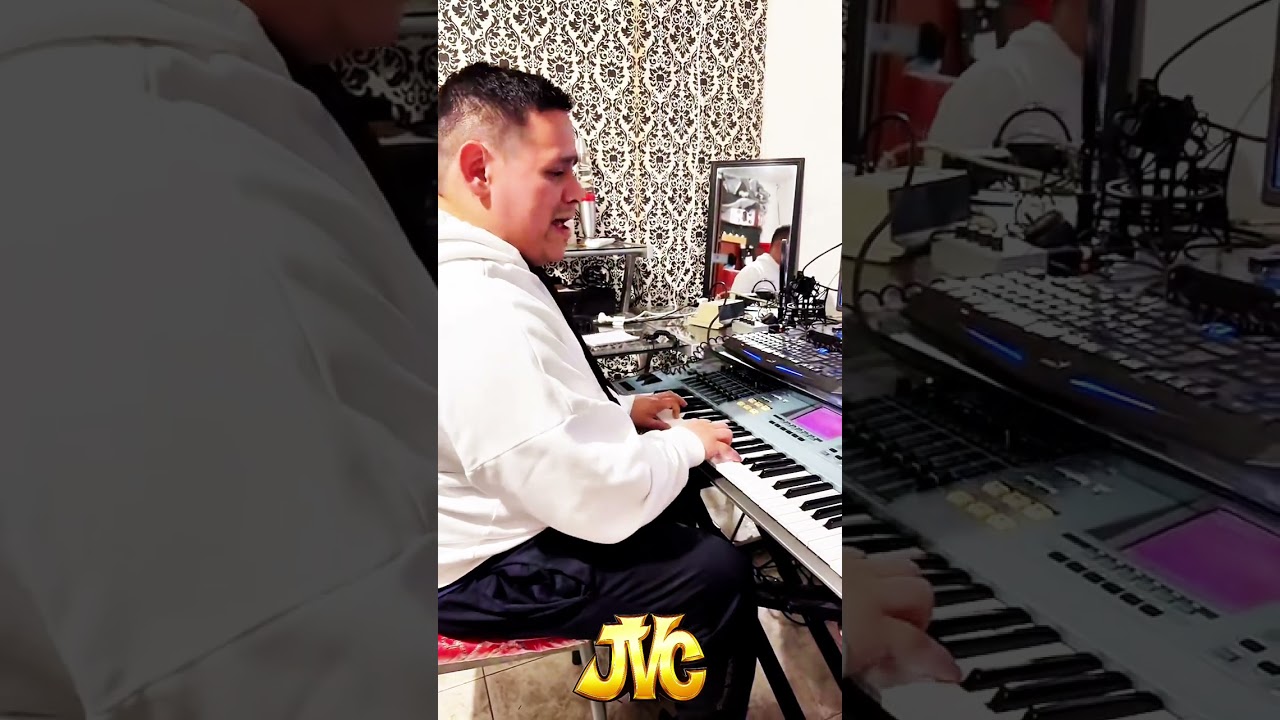 INTIMO - JVC transmisión ( TIKTOK ) 