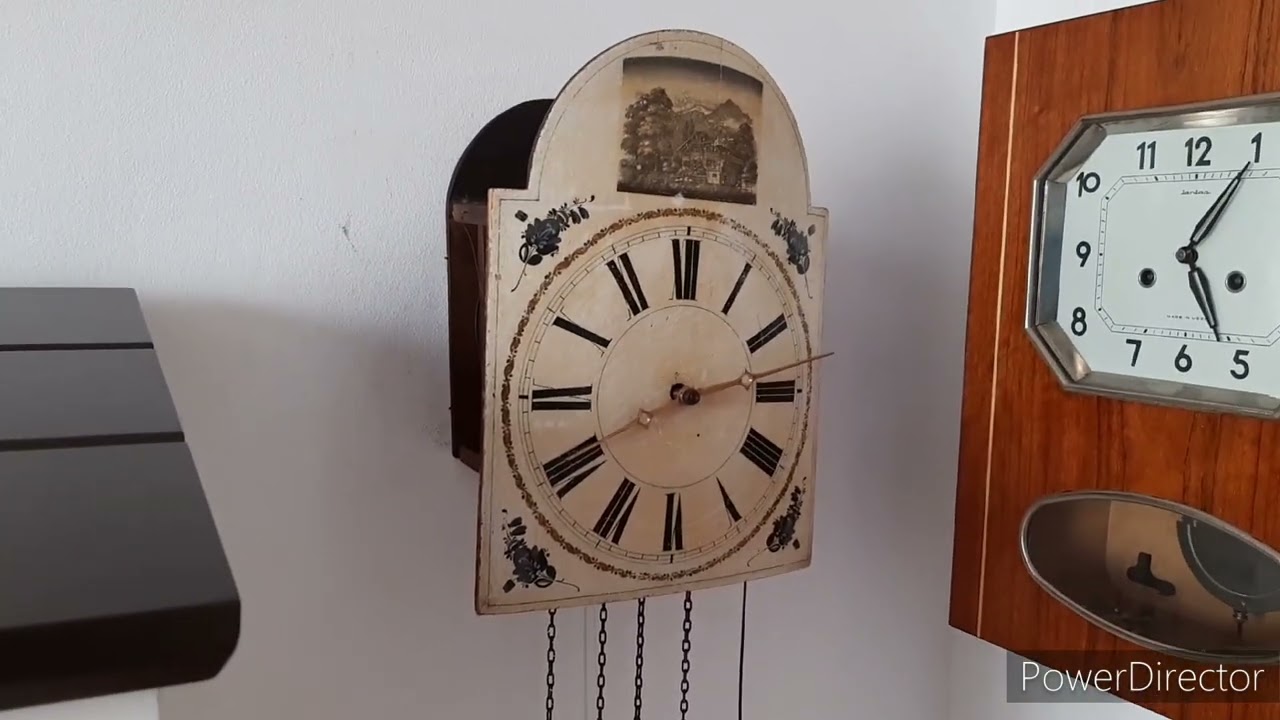 Black Forest Shield Clock with Surrerwerk