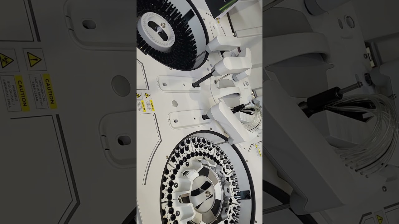 Vinequip 2025 Ma&ccedil;on, machine pour tests de laboratoire priv&eacute;s. super vite  #viticulture #machine