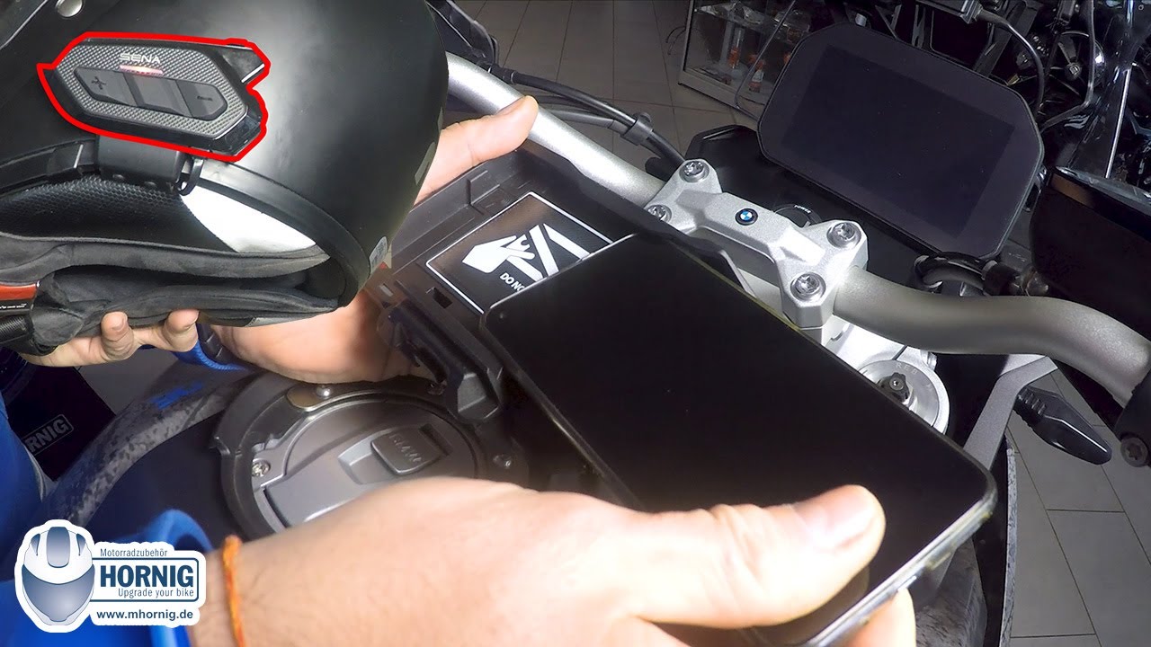 Verbinden Smartphone und Headset mit BMW Connectivity Display, ConnectedApp & Connected Ride Cradle