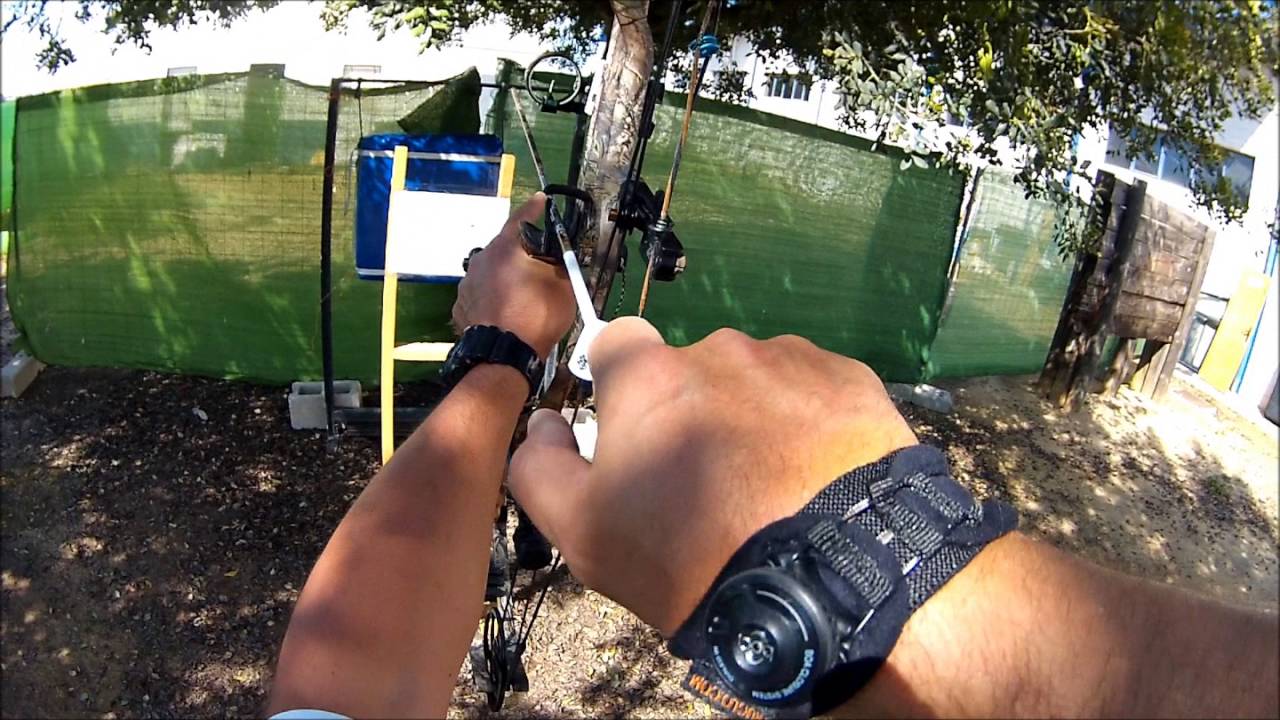 PRUEBA DEL PAPEL ARCO COMPUESTO HOYT CARBON DEFIANT