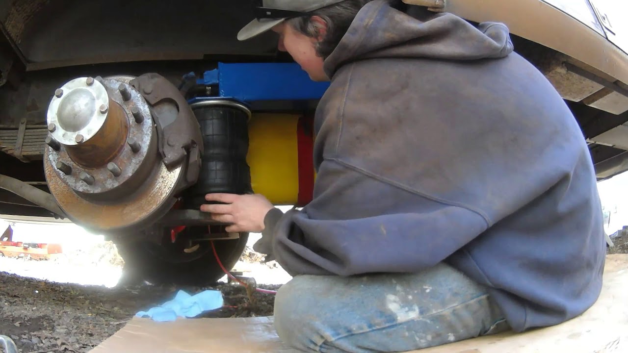 Replacing Rear RV/Motorhome Air Bags | 1989 P30 Chevy Winnebago